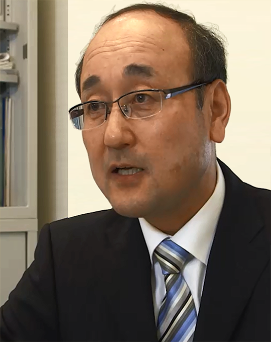 秋田高典 氏