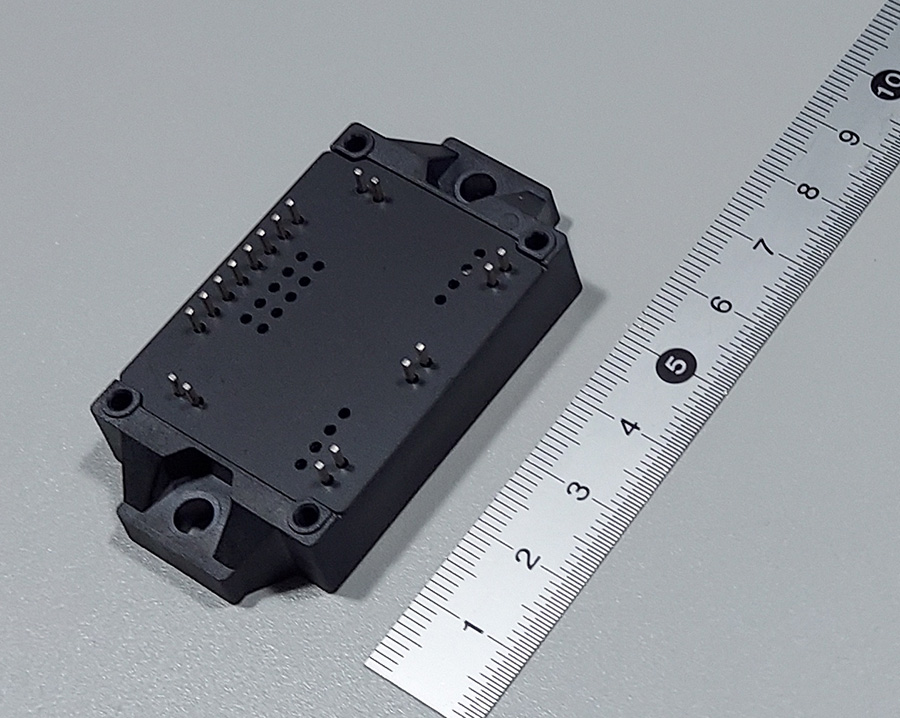 GaNモジュール（4素子入り）本体